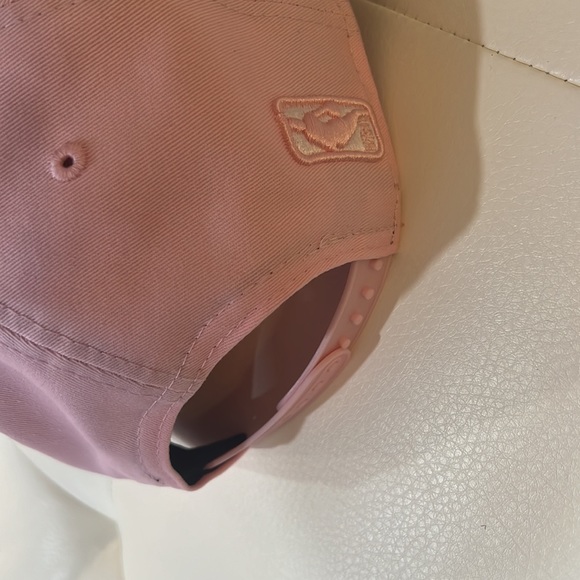 Pink hat - Picture 3 of 4